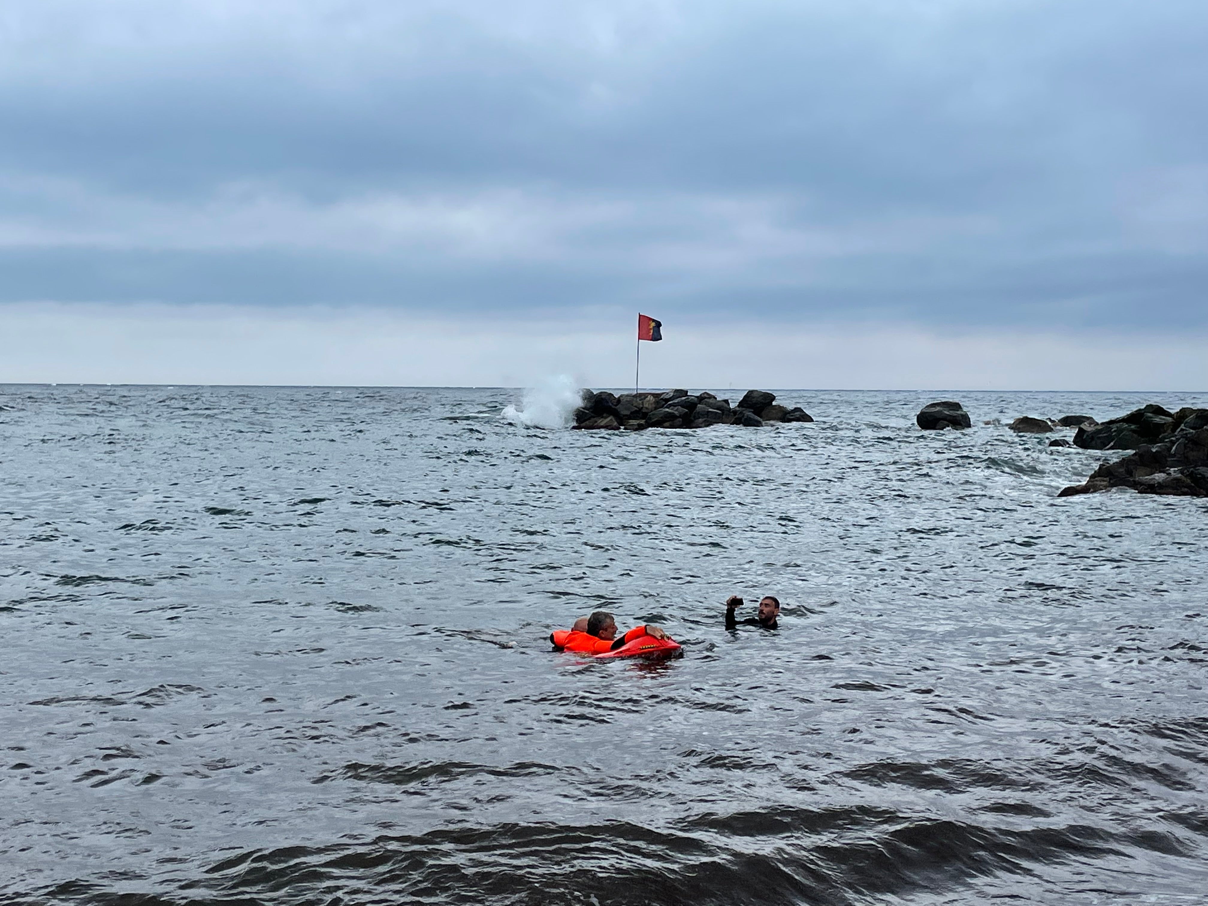 FReD Fast Rescue Device for Remote Water Rescue
